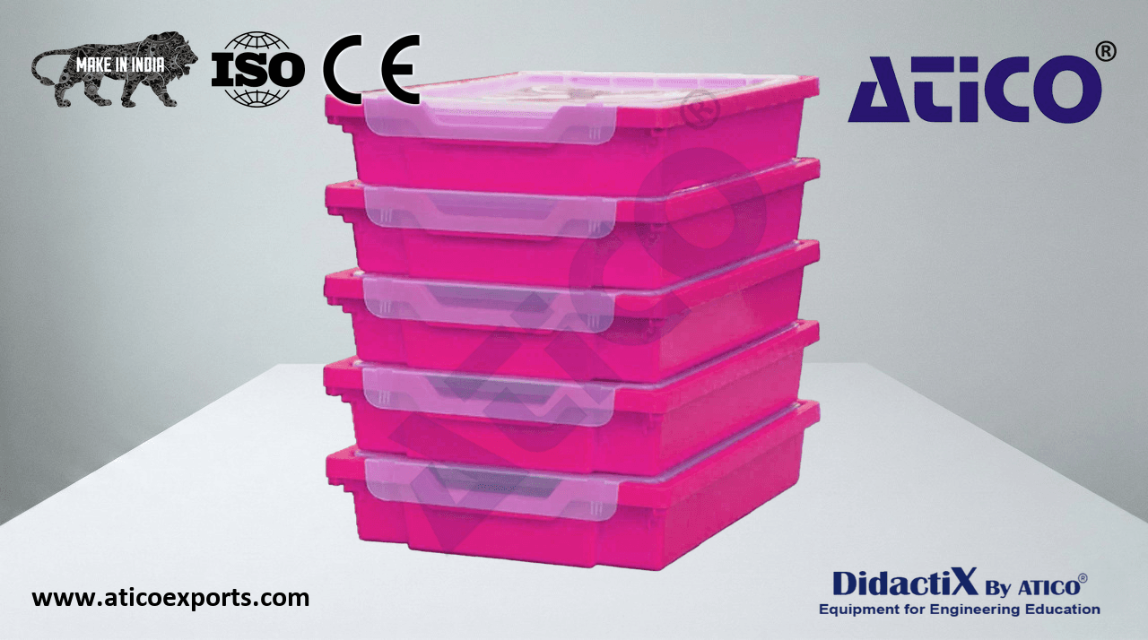 SET OF 5 TRAYS AND LIDS
